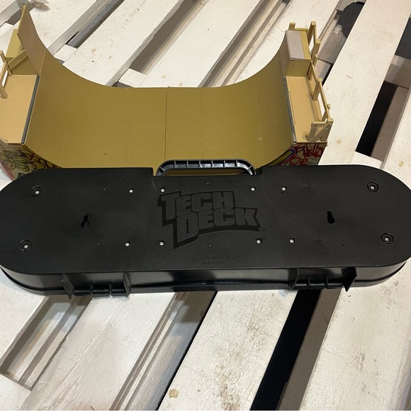 TECH DECK SET With Case & Ramps - Picture 7 of 9